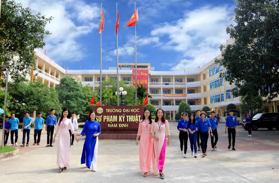 Không gian Đại học sư phạm kỹ thuật Nam Định 